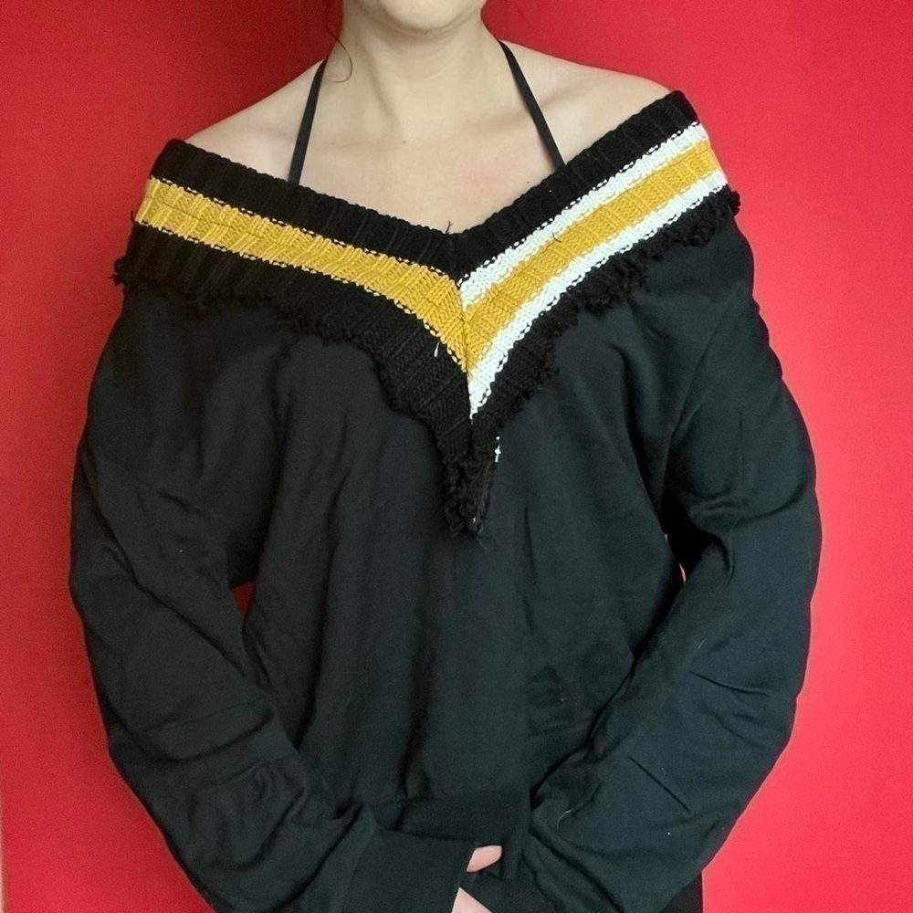 Black yellow and white sweater 🖤🤍